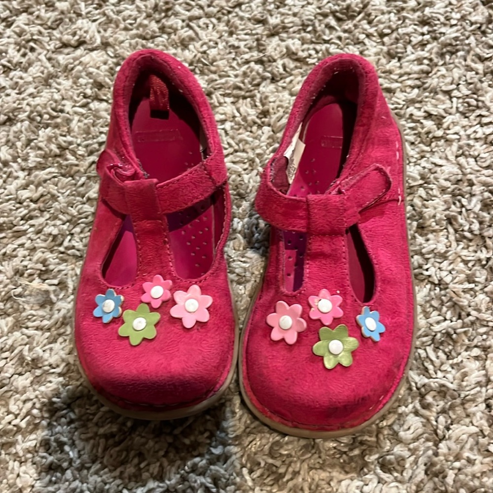Suede pink shoes